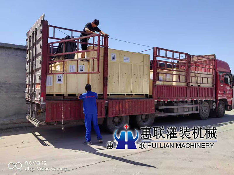 全自動(dòng)回收瓶刷瓶機(jī)出口泰國(guó)曼谷